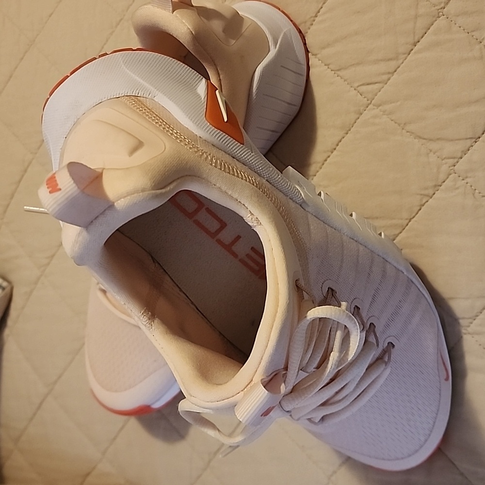 Nike Metcon Light Pink and Cream Trainers - Picture 3 of 7